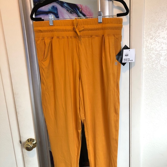 Senita Athletics Weekend Jogger - gold - Picture 9 of 10